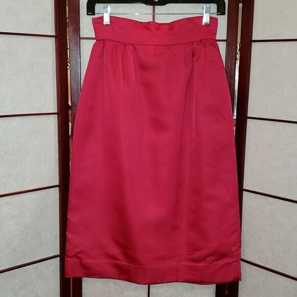 Ladies Fushia Knee High Skirt - Picture 1 of 8